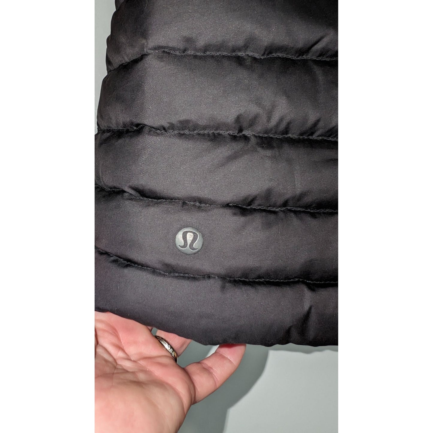 Lululemon Pack it Down jacket sz 4 Black Puffer