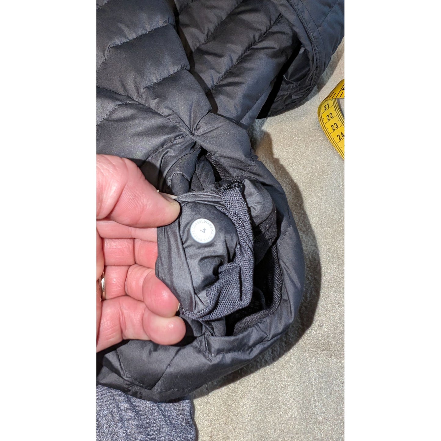 Lululemon Pack it Down jacket sz 4 Black Puffer