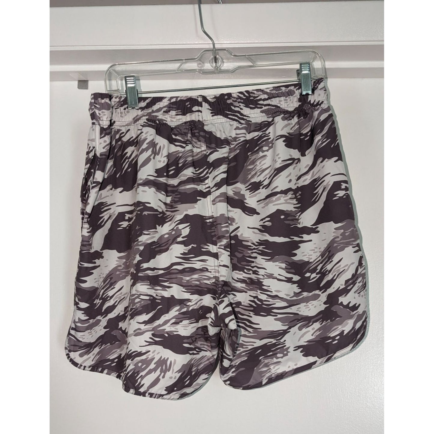 NFQ Training Shorts XL men's Gray Camo/Tiger stripe