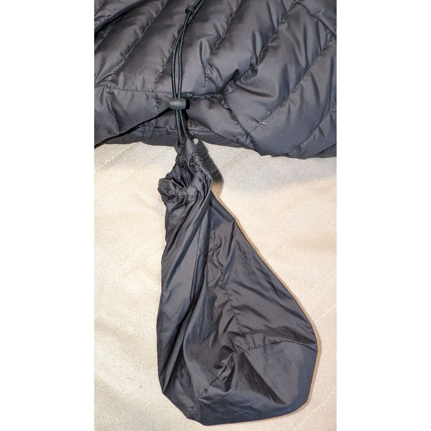 Lululemon Pack it Down jacket sz 4 Black Puffer